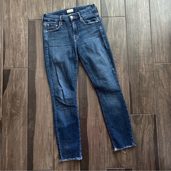 MOTHER Denim Looker Ankle Fray Jeans in Girl Crush Sz 24 - Picture 3 of 11